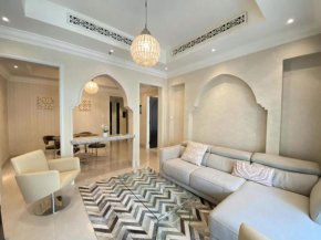 Lux BnB I Souk Al Bahar I Burj Khalifa Views